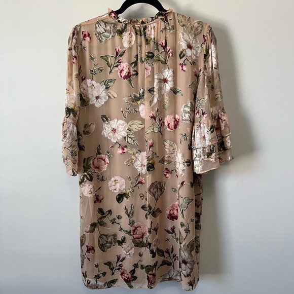 Alice + Olivia Tiered Sleeve Floral Shift Dress - Picture 2 of 6